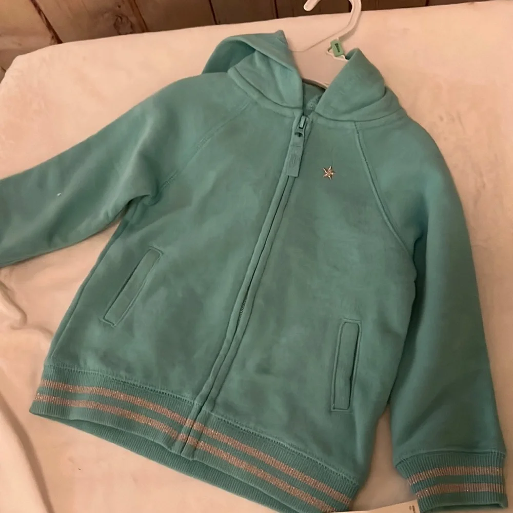 NWT Oshkosh hoodie sweatshirt size 18 months